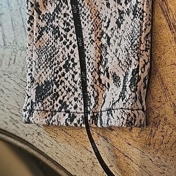 Snakeskin print jumpsuit with cutout size 2 Topshop - Picture 5 of 13